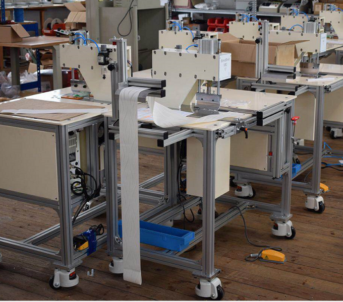 Vertical blind bottom Rail ultrasonic welding machine
